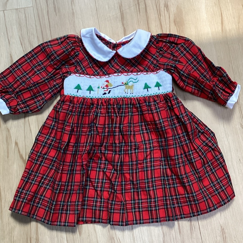 Carriage Boutiques Red Tartan Plaid Smocked  Embroidered White‎ Collar Dress